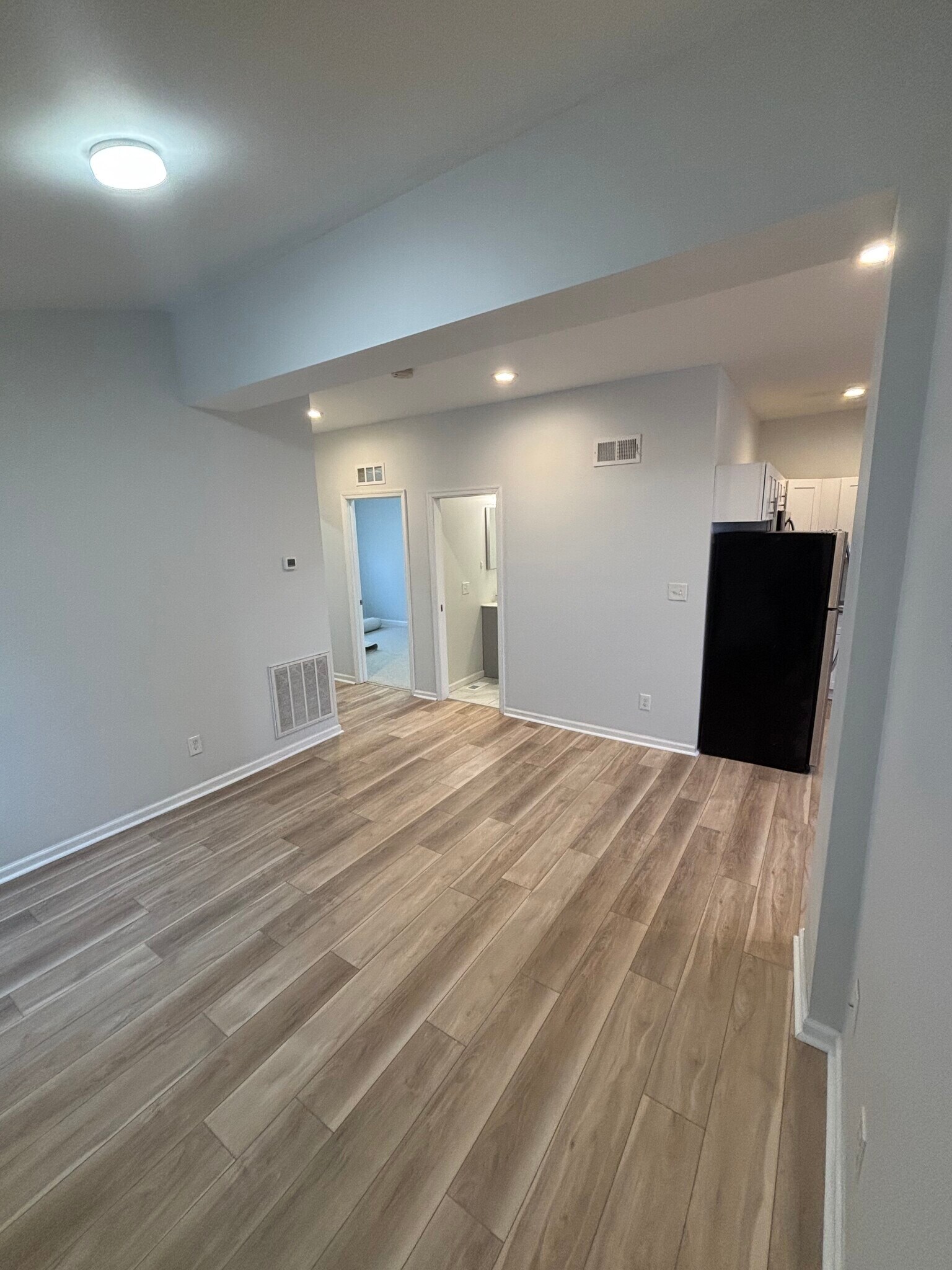 Building Photo - 304 Holmes Rd