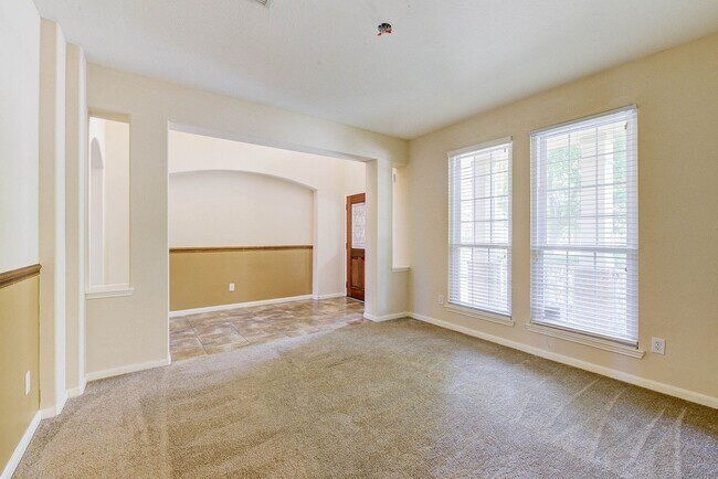 Building Photo - 5 bed dream home in the heart of Sienna