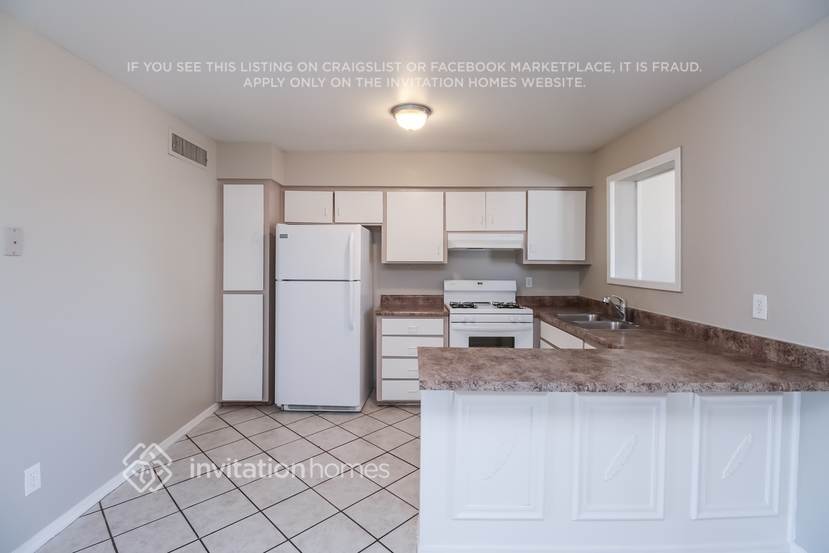 Building Photo - 5136 N 78th Ave