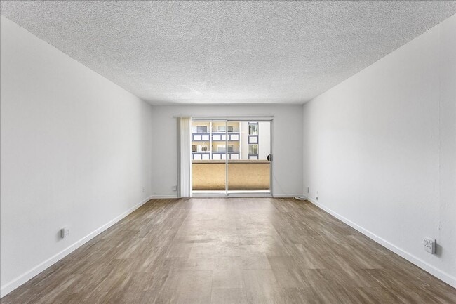 Building Photo - 955 Shorepoint Ct