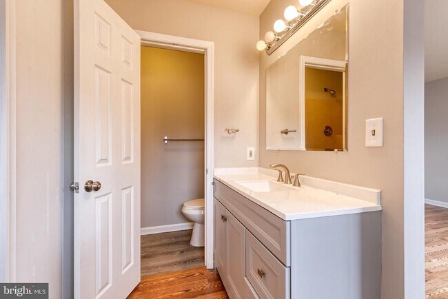 Building Photo - 1193 Bayview Vista