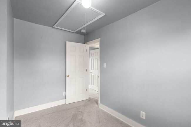 Building Photo - 6552 Parnell Ave