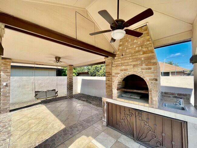 Building Photo - 9666 White Wing Loop