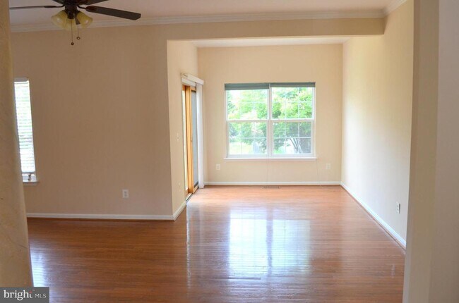 Building Photo - 43090 Sherbrooke Terrace