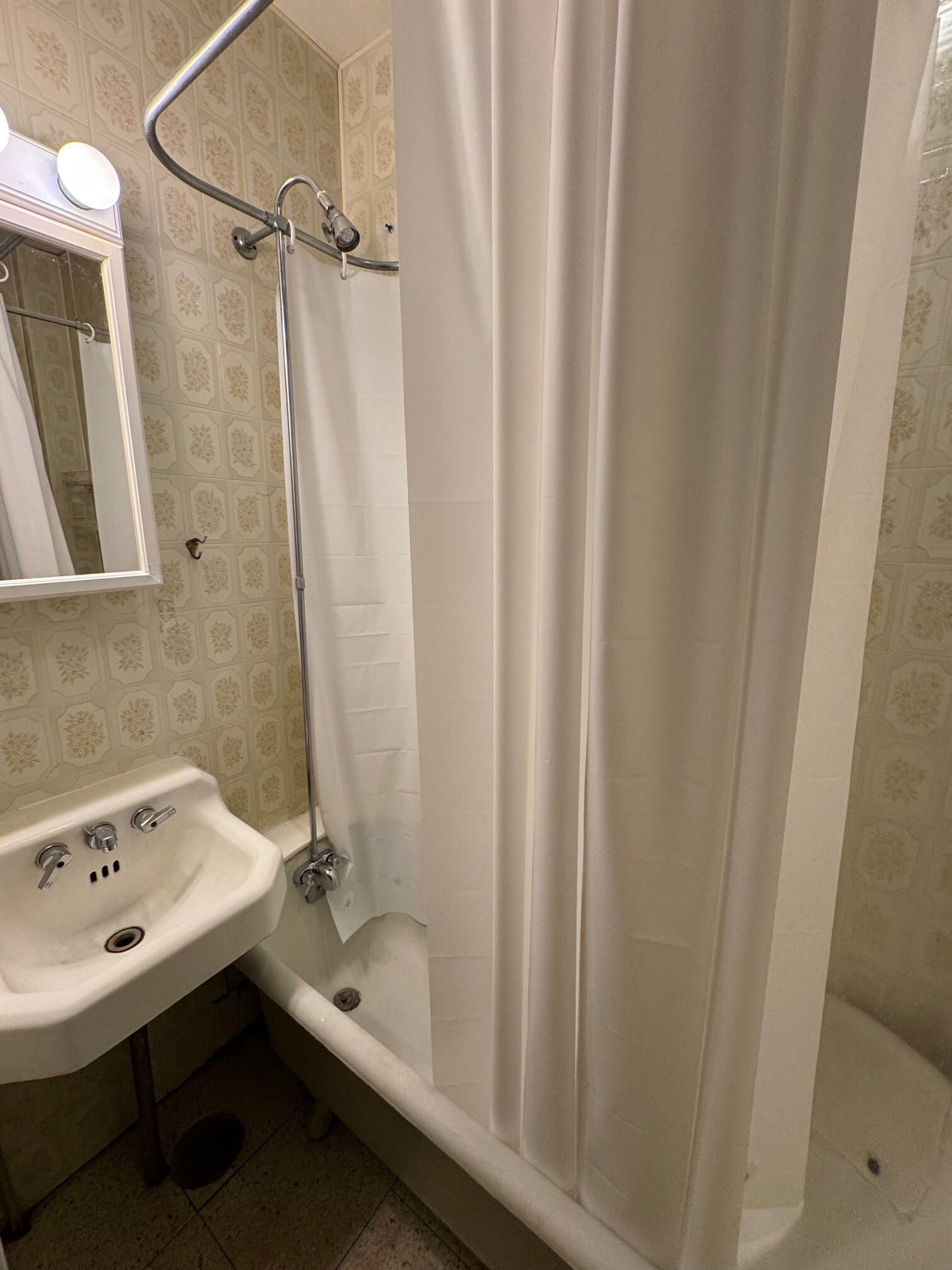 Building Photo - 250 Beacon St