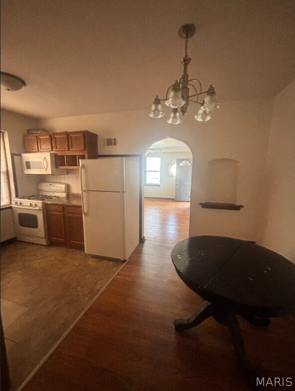 Building Photo - 3720 Chippewa St