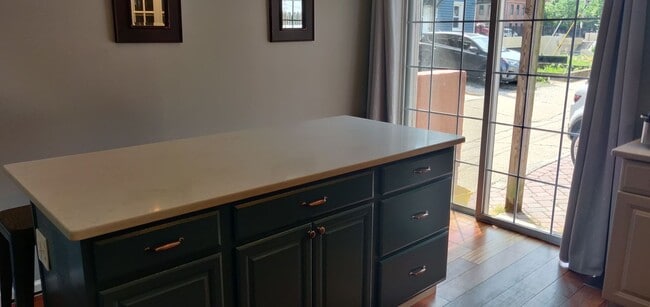 Building Photo - Chamring 2-Bedroom Locust Point Townhome w/ Deck