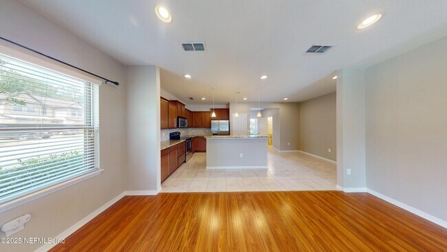 Building Photo - 13950 Berryview Rd