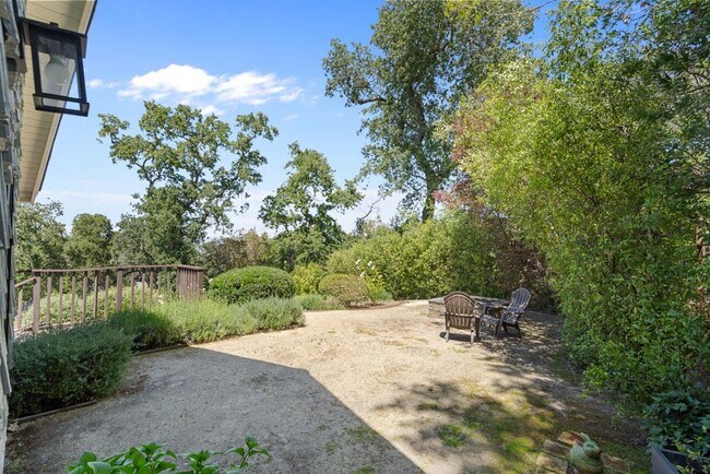 Building Photo - 21 Old Spanish Trail