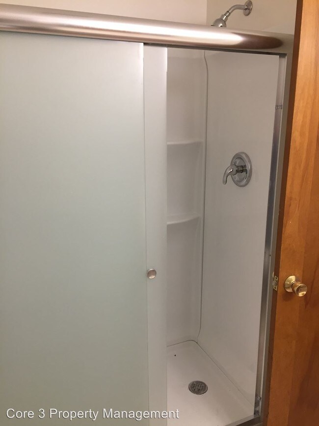 Building Photo - 231 W Bond St