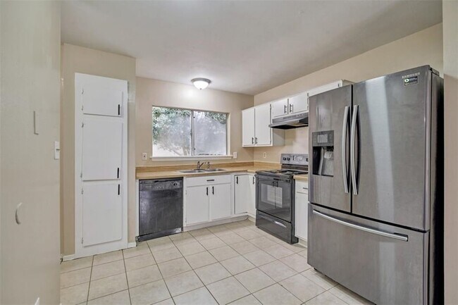 Building Photo - 45 Blue Fox Rd