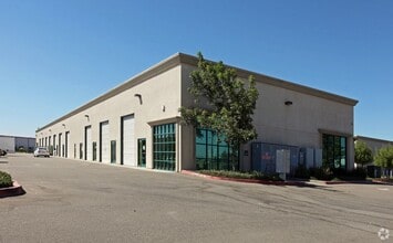 Building Photo - 135 D'Arcy Pkwy