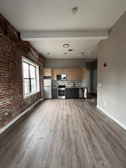 Building Photo - 73 Arlington Ave