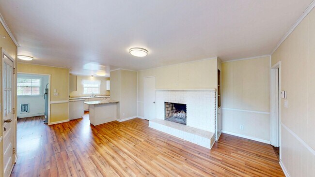 Building Photo - 6821 View Way Dr