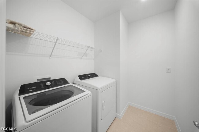 Building Photo - 270 Silent Lk Dr