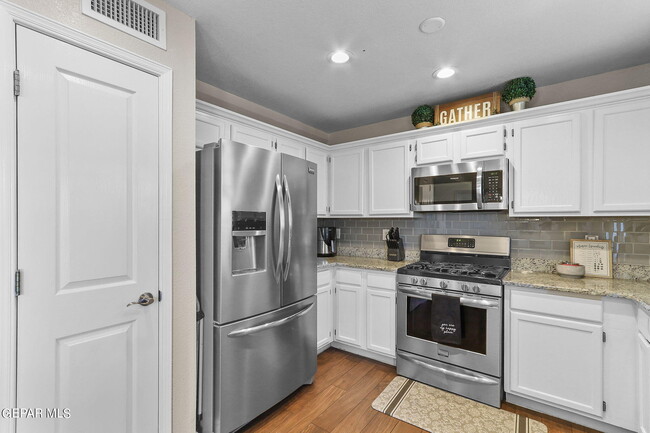 Building Photo - 3017 Tierra Salada Dr