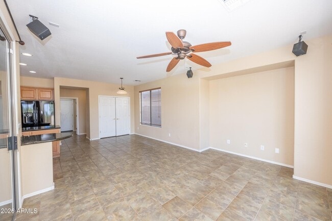 Building Photo - 2023 W Shackleton Dr
