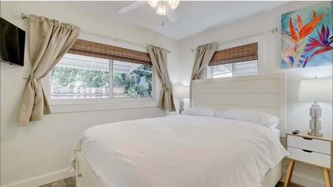 Building Photo - 501 SW 11th St