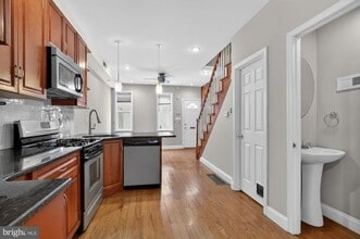 Building Photo - 1304 S Fairhill St