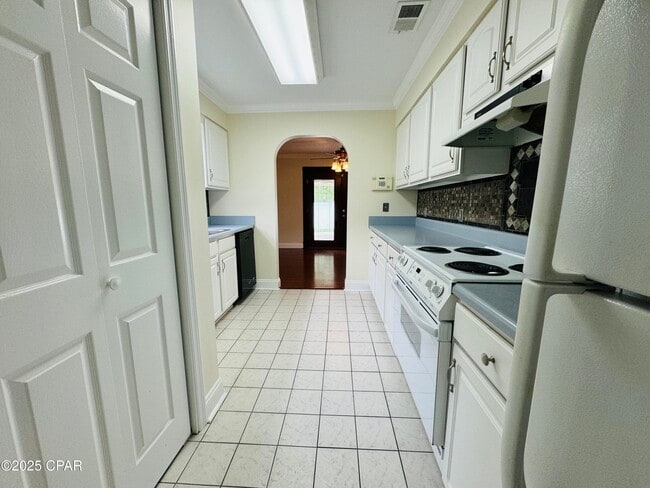 Building Photo - 5308 Lance St