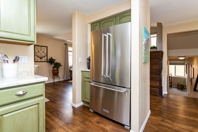 Building Photo - Spacious Corner Lot Gem in Ridgeview at St...