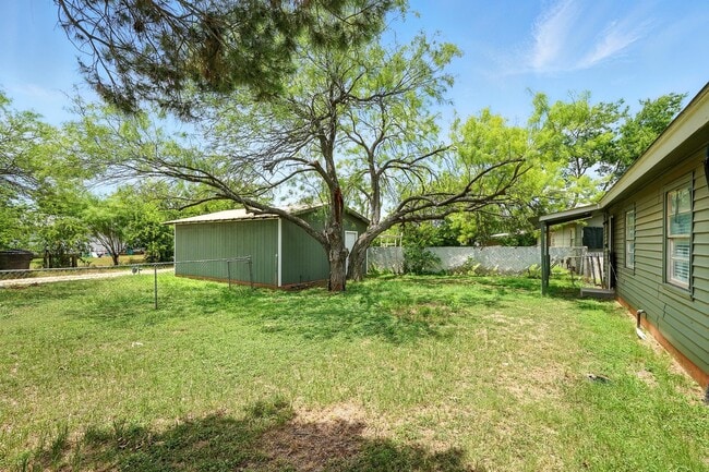 Building Photo - 5107 Durango Dr