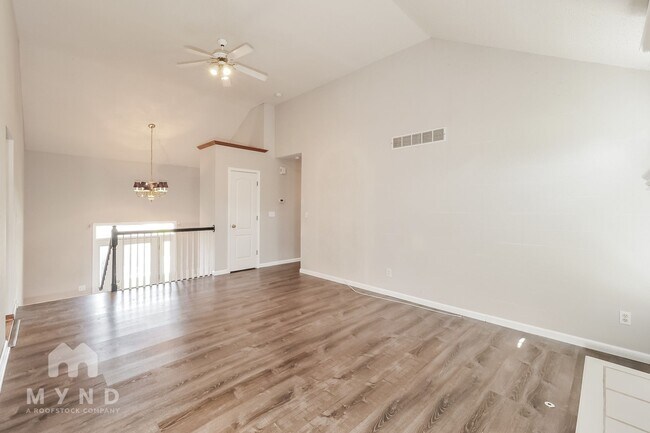 Building Photo - 911 McIntosh Cir