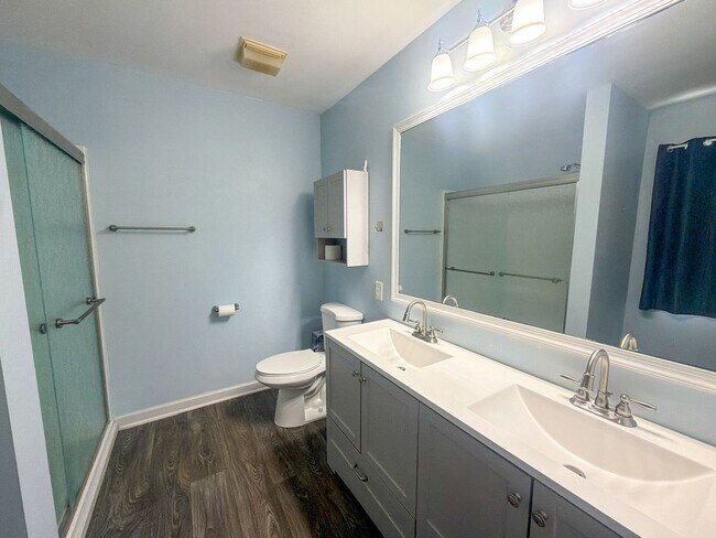 Building Photo - 1636 MacIntosh Way