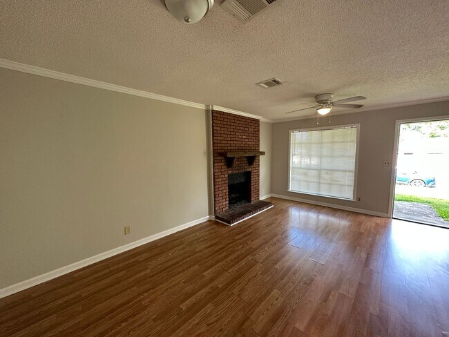 Building Photo - 2825 Shenandoah Dr