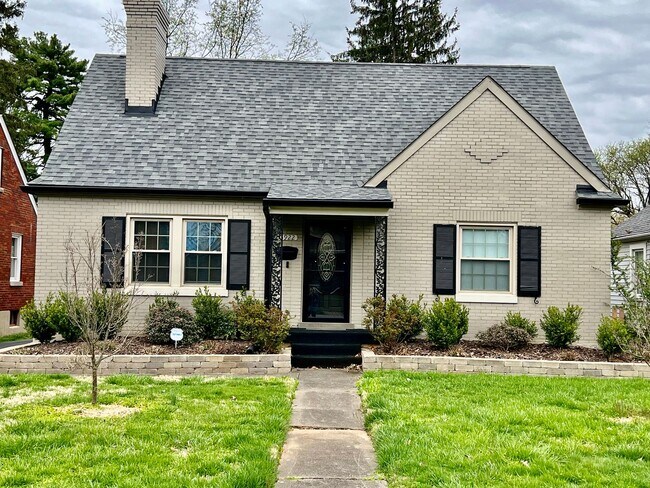 Building Photo - Adorable home located in St. Matthews
