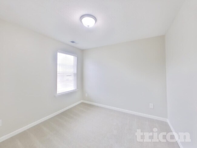 Building Photo - 415 Middleton Ln