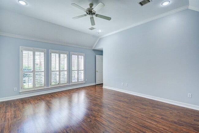 Building Photo - 3223 Logan Crest Ct