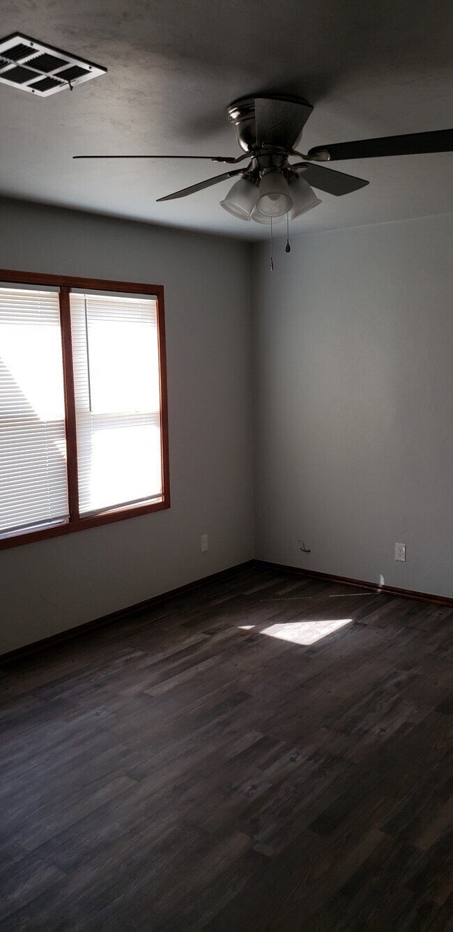 Building Photo - SE 44