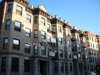 Building Photo - 132 Hemenway St