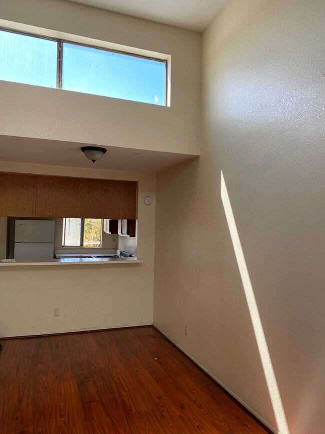 Building Photo - 670 Ximeno Ave
