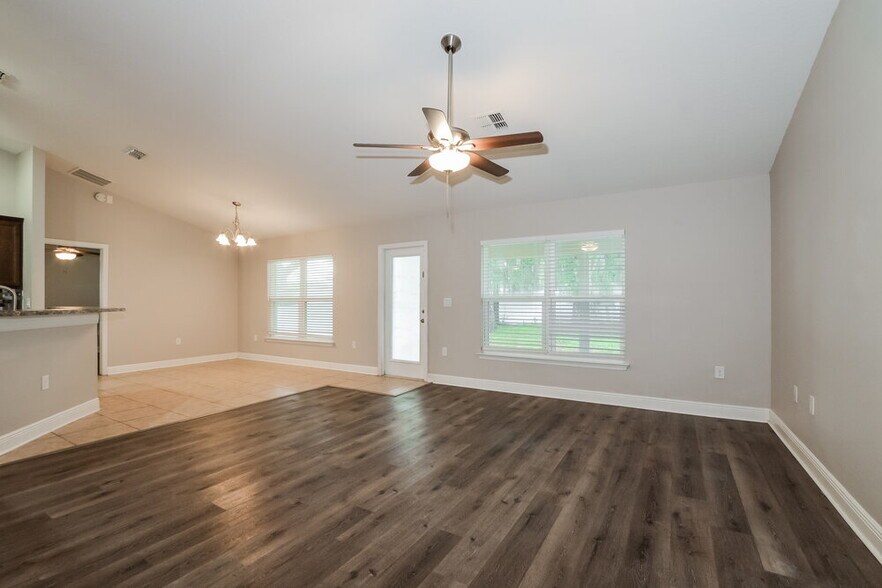 Building Photo - 2214 Angel Fish Loop