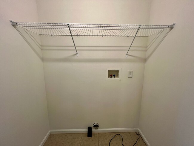 Building Photo - 3 Bedroom in West Asheville!