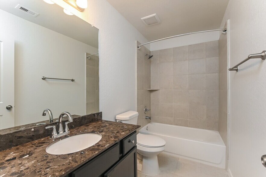 Building Photo - 5119 Gulf Stream Ln