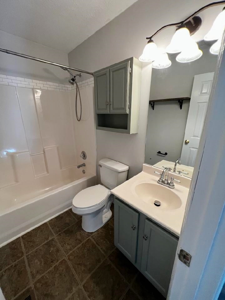 Building Photo - 711 Panther Creek Ct
