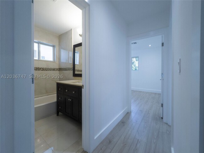 Building Photo - 15340 SW 85th Ave
