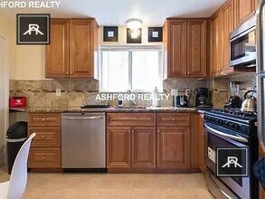 Building Photo - 2 bedroom in Belmont MA 02478