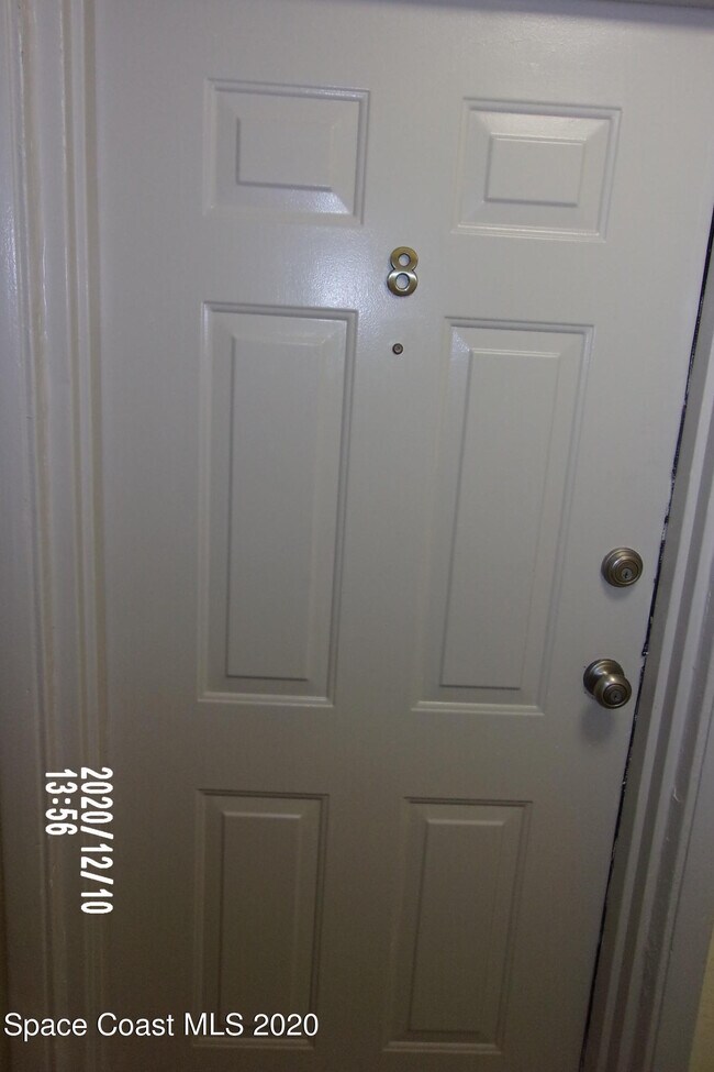 Building Photo - 220 Columbia Dr