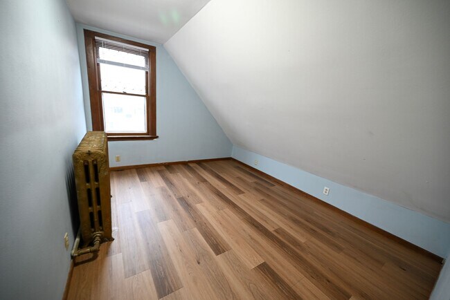 Building Photo - 405-407 W Main St - Duplex