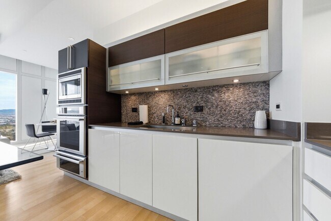 Building Photo - Waldorf Astoria 4001-Strip/City/Mtn Views from this Stunning FULLY FURNISHED 1Bd/1.5Ba Residence