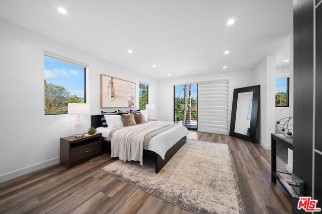 Building Photo - 5812 Willis Ave