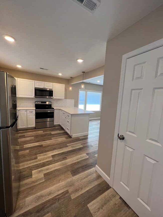 Building Photo - 109 E Fremont Ave