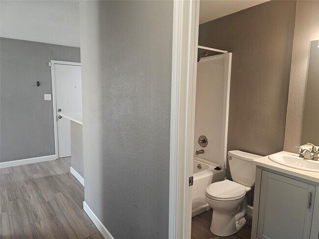 Building Photo - 12327 Limerick Ave