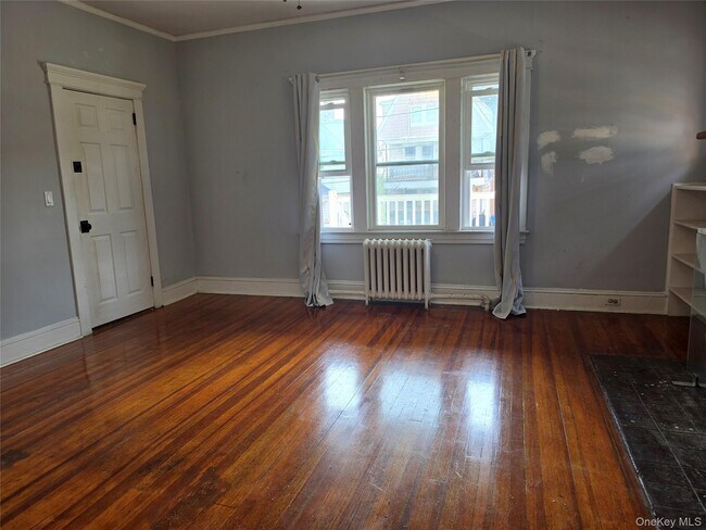 Building Photo - 81 Waring Pl