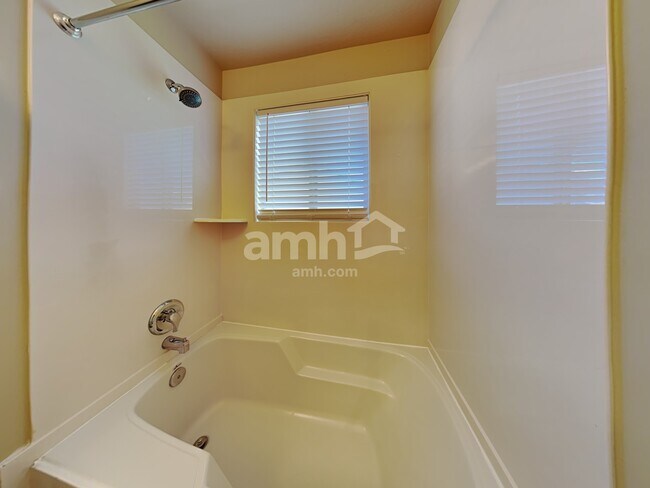 Building Photo - 4049 W Cimarron