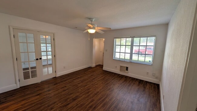 Building Photo - 1448 NE 27th Ct